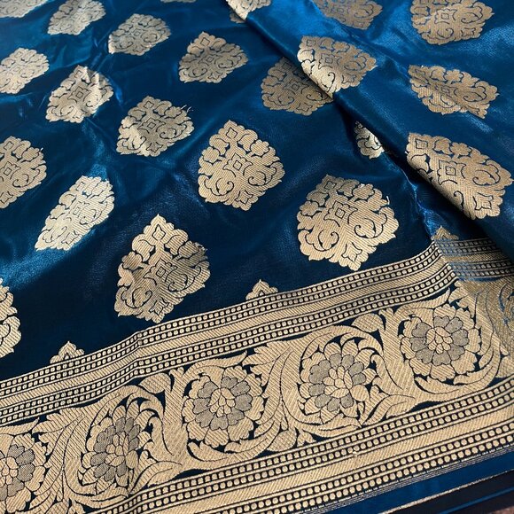 Elegant Blue and Gold Saree - Picture 8 of 13